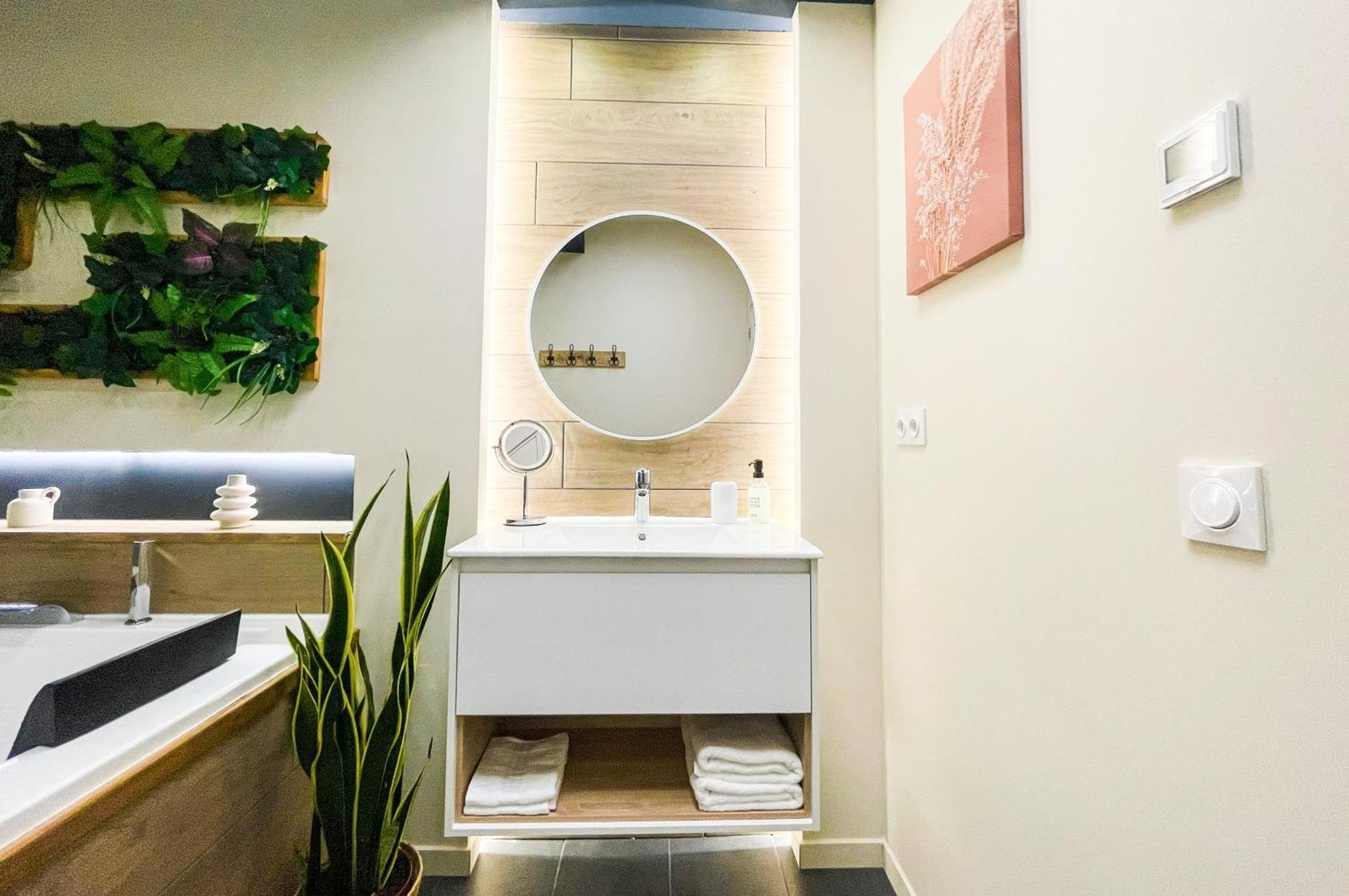 L'Atelier Vert - Balneo - Luxe - Proche Hypercentre - Classe 4 Etoiles Troyes Eksteriør billede
